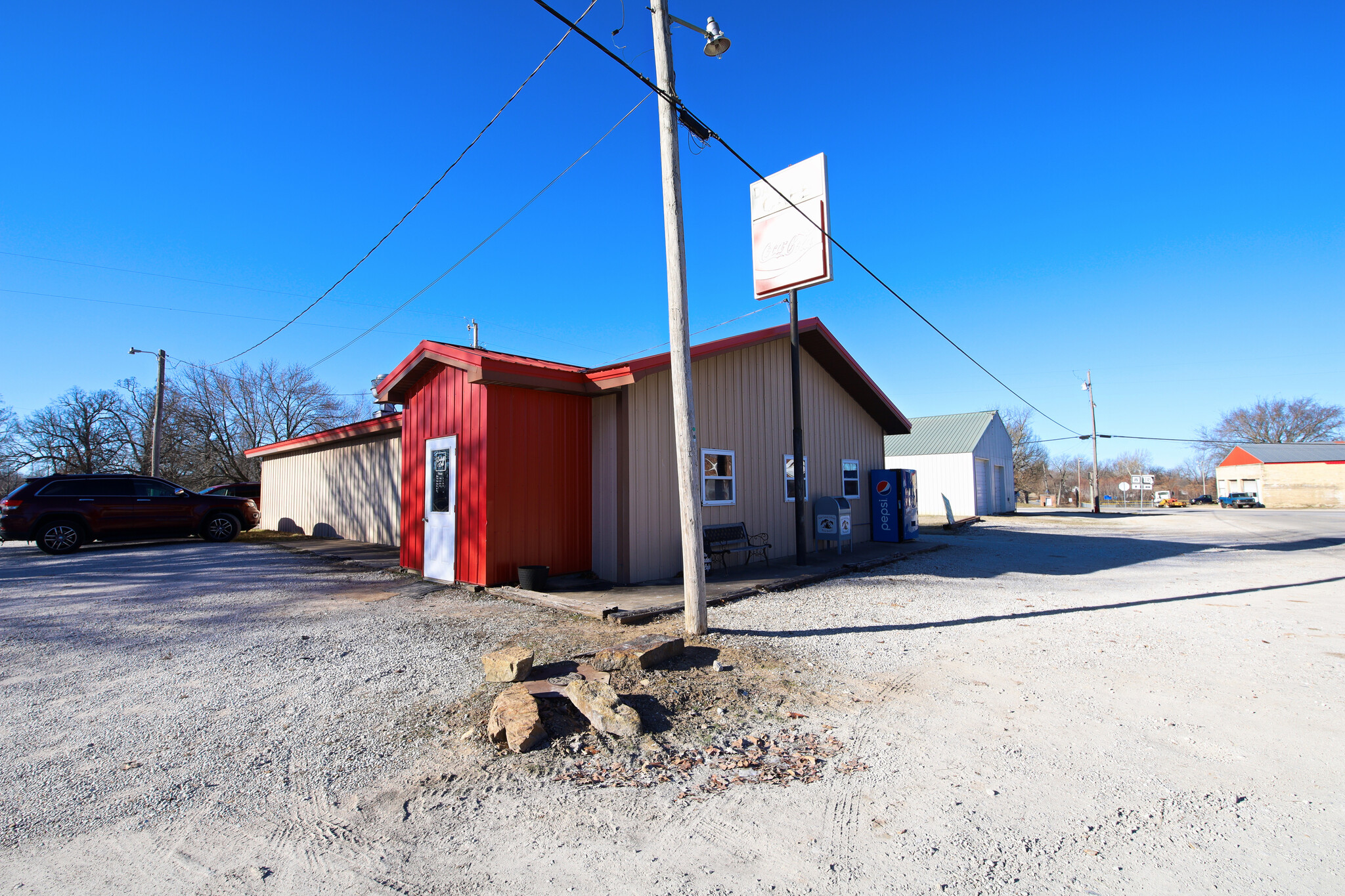 105 Margaret Speight, Dadeville, MO for sale Primary Photo- Image 1 of 1