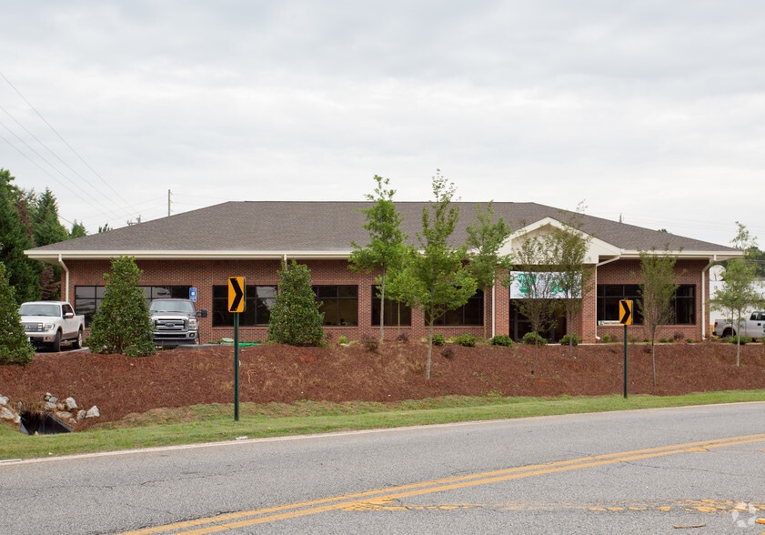 1040 Sullivan Rd, Newnan, GA à vendre - Photo du bâtiment - Image 3 de 5