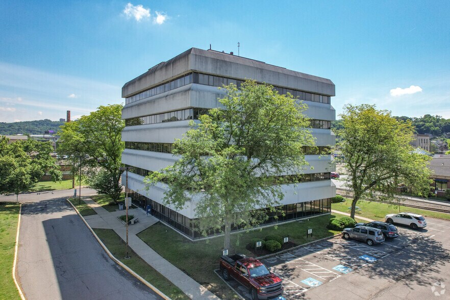 102 Broadway St, Carnegie, PA à louer - Photo principale - Image 1 de 7