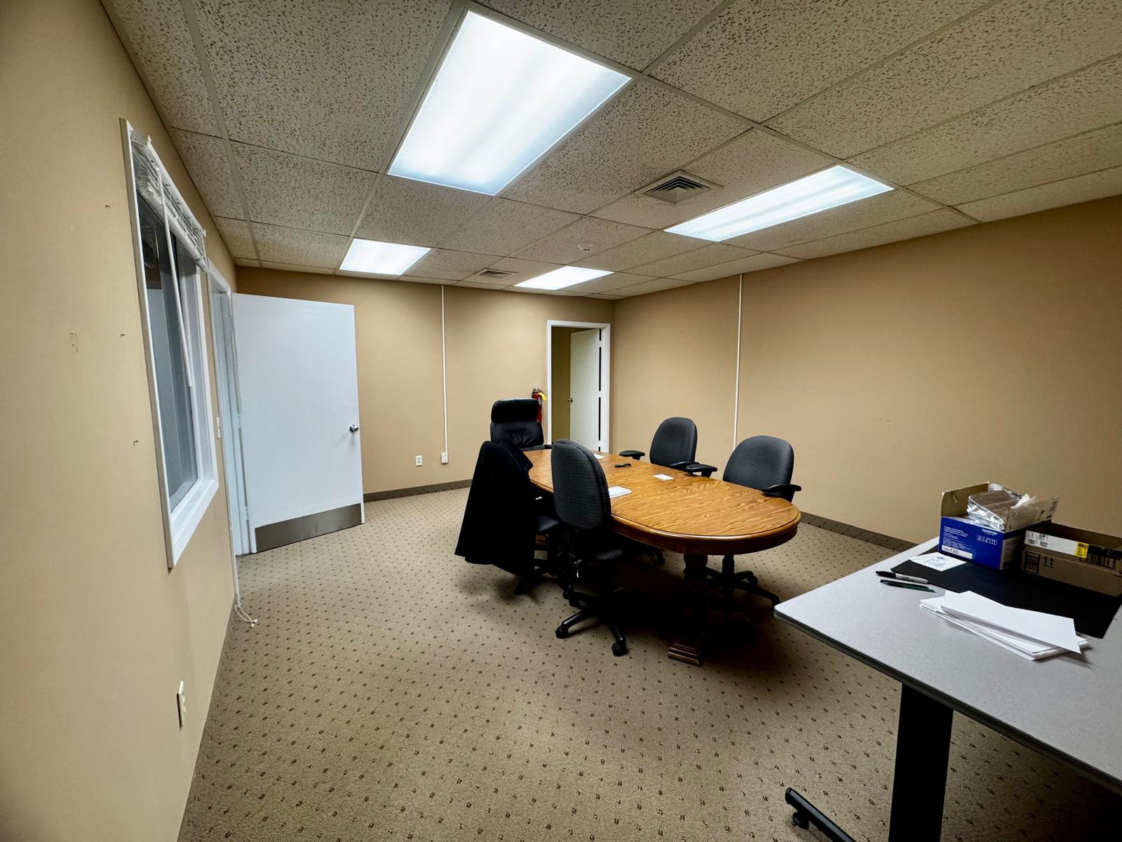 456 US Highway 22 W, Readington, NJ à louer Photo intérieure- Image 1 de 7