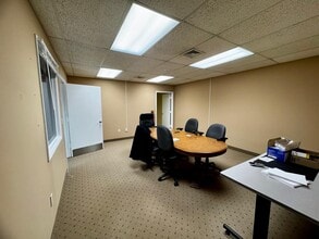 456 US Highway 22 W, Readington, NJ à louer Photo intérieure- Image 1 de 7