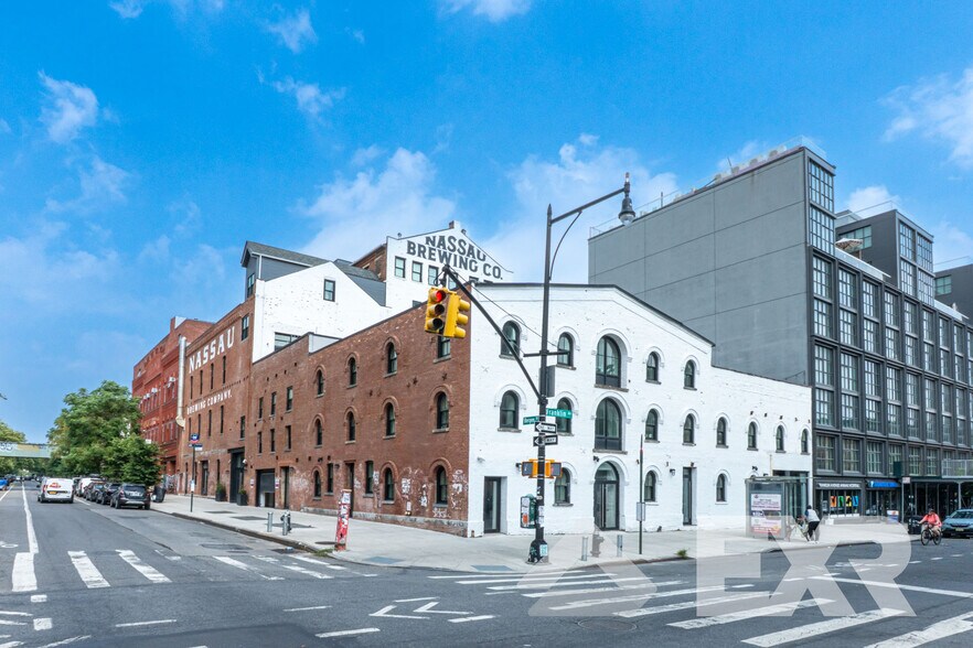 945 Bergen St, Brooklyn, NY à louer - Photo du bâtiment - Image 3 de 9