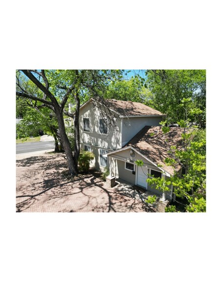 South Austin Office / Redevelopment Play portefeuille de 2 propriétés à vendre sur LoopNet.ca - Photo du bâtiment - Image 2 de 10