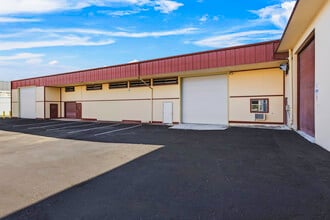 657 NE Dixie Hwy, Jensen Beach, FL for lease Building Photo- Image 1 of 2