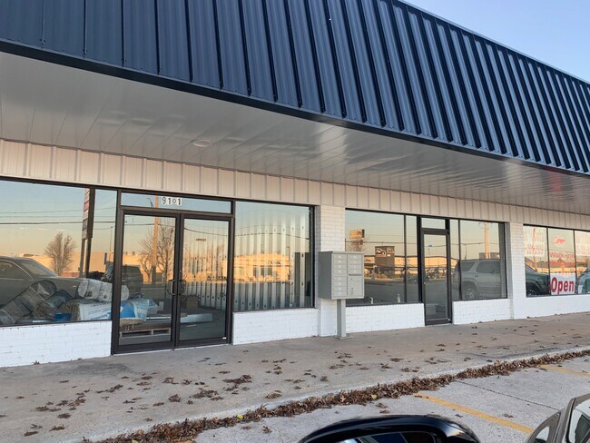 Plus de détails pour 9101 N Council Rd, Oklahoma City, OK - Bureau/Commerce de détail, Commerce de détail à louer