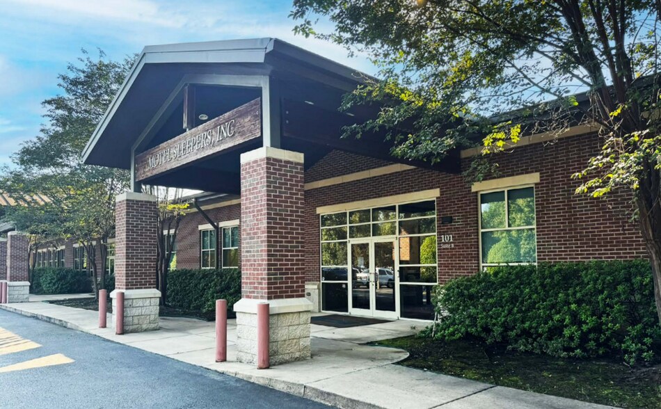 101 River Bluff Dr, Little Rock, AR à louer - Photo du bâtiment - Image 2 de 6