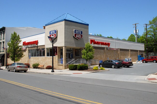 More details for 15 W Centre St, Mahanoy City, PA - Retail for Sale