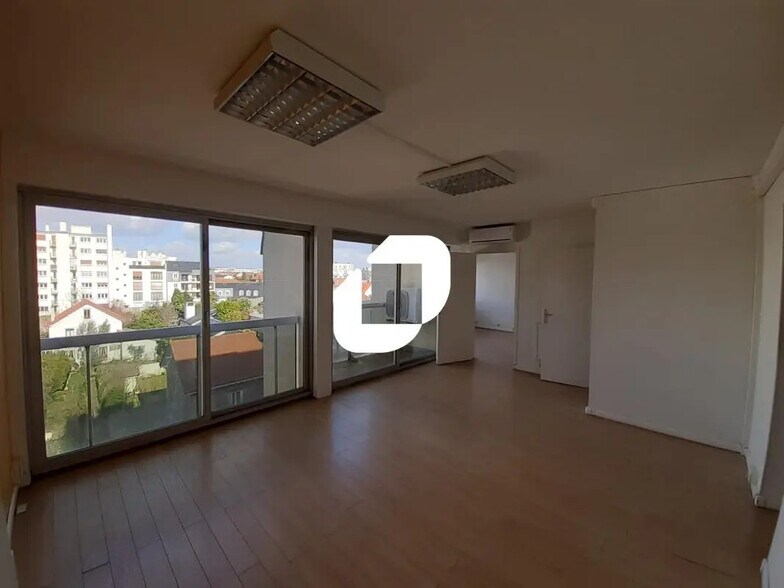 Office in Saint-Maur-des-Fossés for lease - Interior Photo - Image 3 of 7