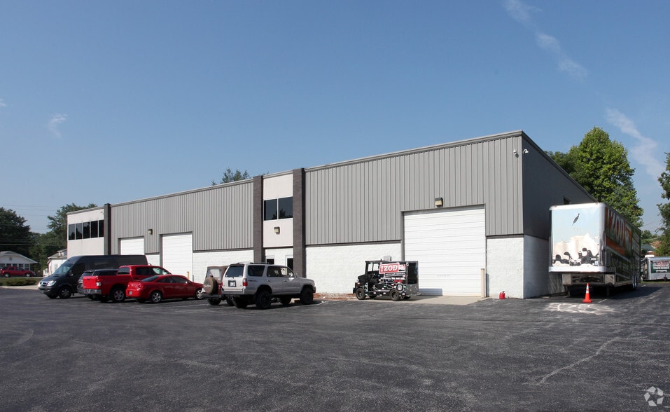 2 Gasoline Aly, Indianapolis, IN for lease - Building Photo - Image 2 of 4