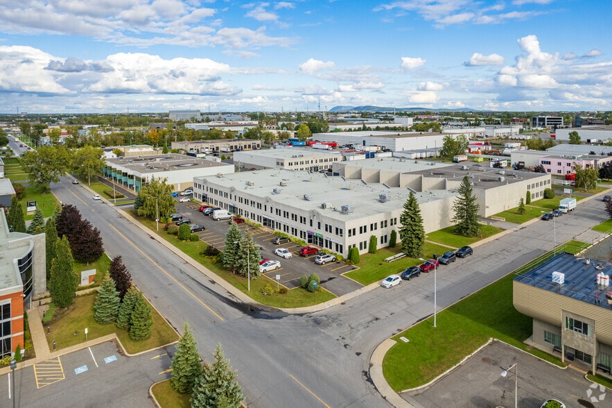 2156-2168 Rue de la Province, Longueuil, QC à louer - Photo du bâtiment - Image 2 de 40
