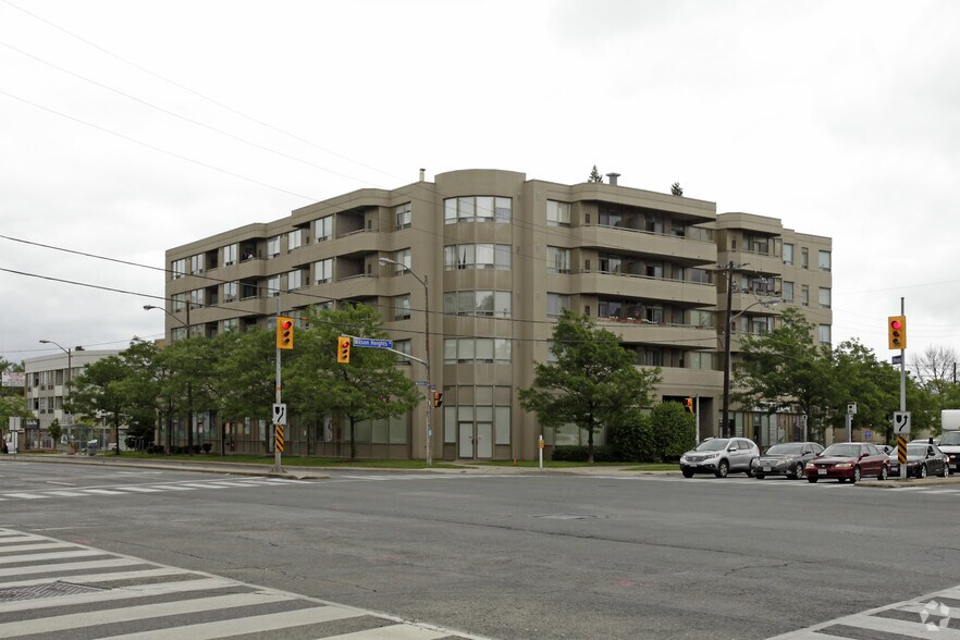 555 Wilson Heights Blvd, Toronto, ON à vendre - Photo principale - Image 1 de 1