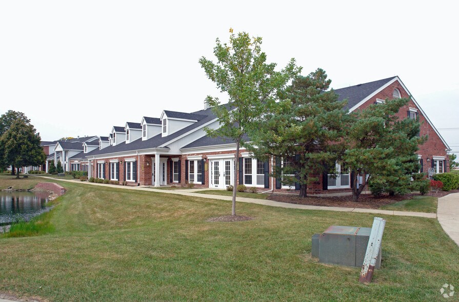 33 W Higgins Rd, South Barrington, IL à vendre - Photo du bâtiment - Image 1 de 2