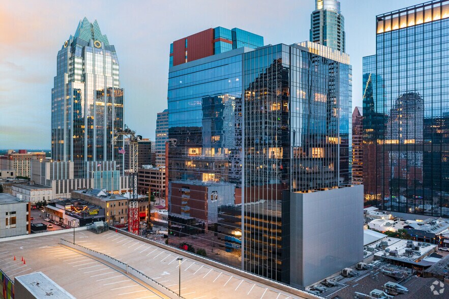201 W 5th St, Austin, TX à louer - Photo du bâtiment - Image 2 de 9