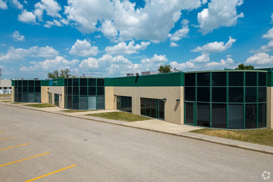 3950 12th St NE, Calgary, AB à vendre - Photo principale - Image 1 de 1