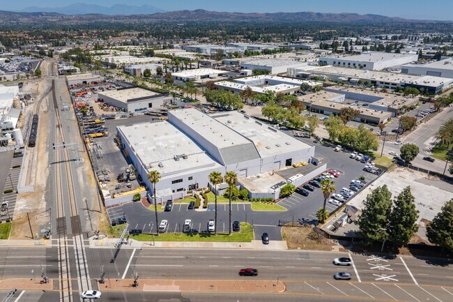 Plus de détails pour 1210 N Tustin Ave, Anaheim, CA - Industriel à louer