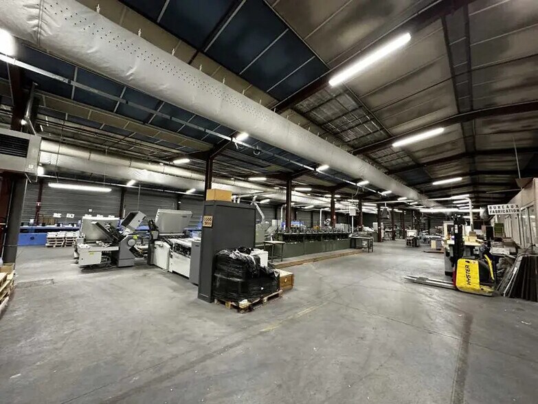 Flex in Bron for sale - Interior Photo - Image 2 of 4