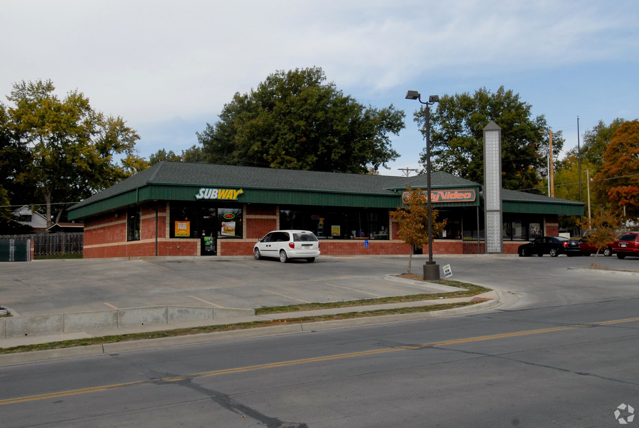 1700 S 10th Ave, Leavenworth, KS for lease Primary Photo- Image 1 of 3