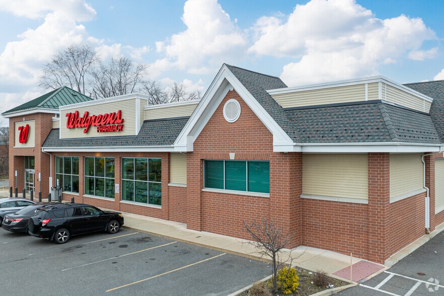 1765 Middlesex St, Lowell, MA for lease - Primary Photo - Image 1 of 10