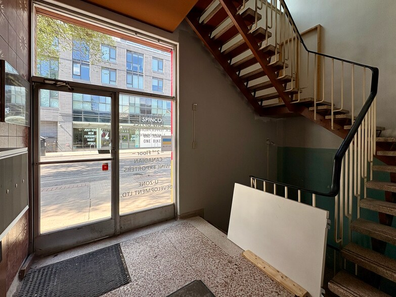 461 Princess St, Kingston, ON à louer - Photo du bâtiment - Image 2 de 8