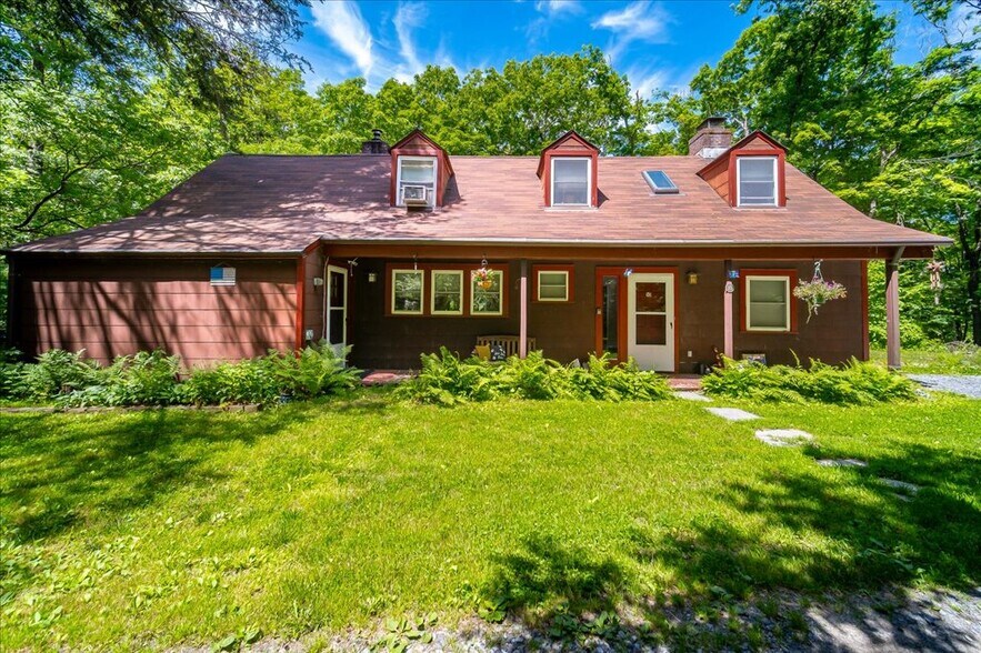 12 Woodlea Rd, Salt Point, NY à vendre - Photo du bâtiment - Image 2 de 29