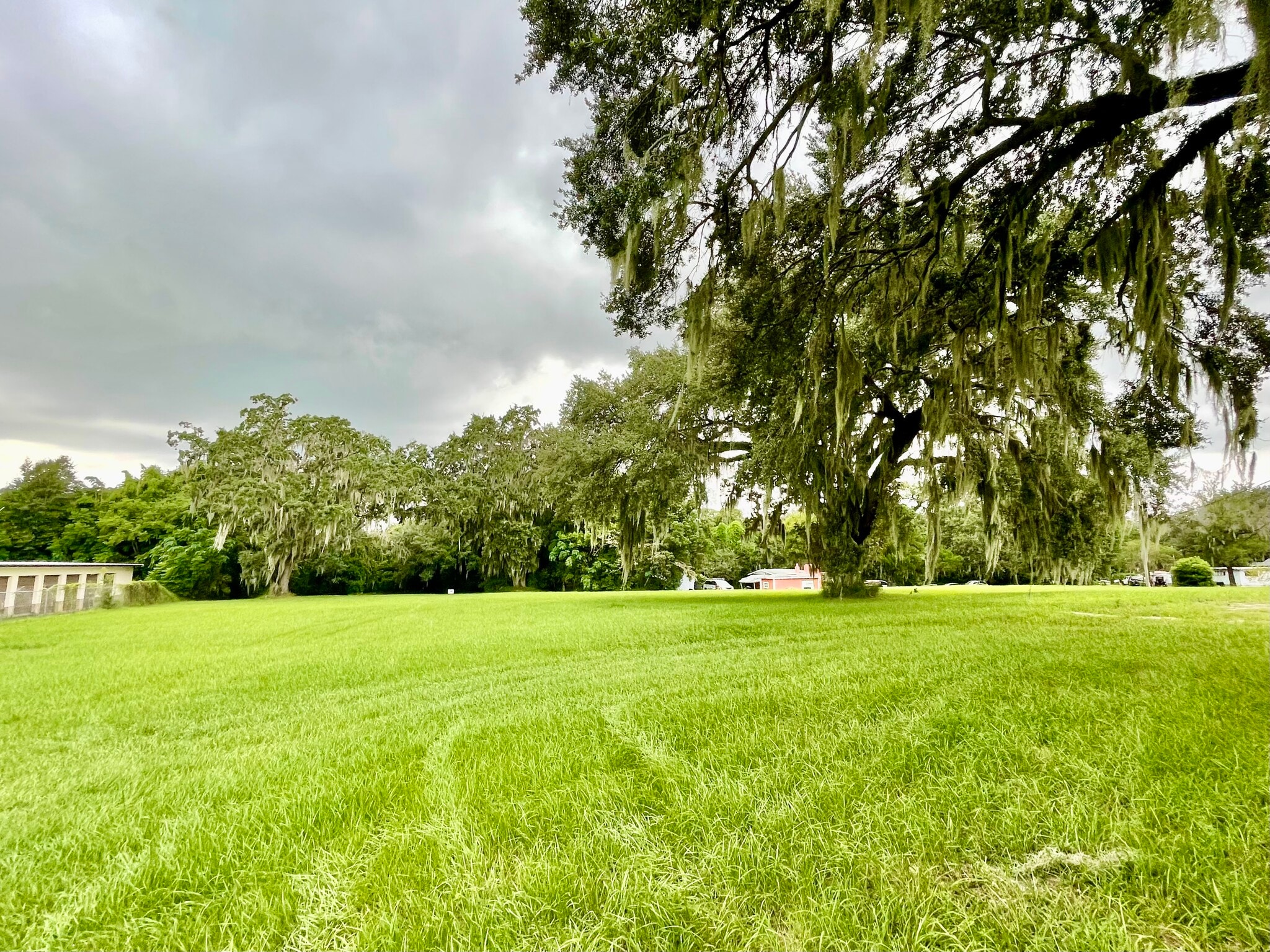 2409 Montclair Rd, Leesburg, FL for sale Primary Photo- Image 1 of 11