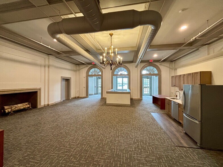 870 Westminster St, Providence, RI à louer - Photo du bâtiment - Image 2 de 7