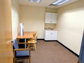 228 Meadow St, Waterbury, CT for lease Interior Photo- Image 2 of 5