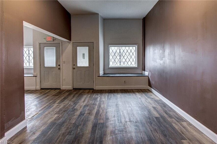 6818 Lorain Ave, Cleveland, OH for lease - Building Photo - Image 3 of 9