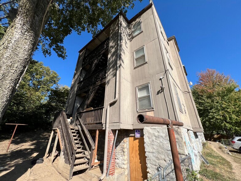 108 N Mersington Ave, Kansas City, MO à vendre - Photo du bâtiment - Image 3 de 5