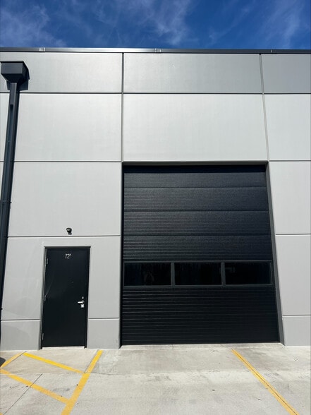 810 Interstate Pky, Waukee, IA for lease - Building Photo - Image 2 of 3