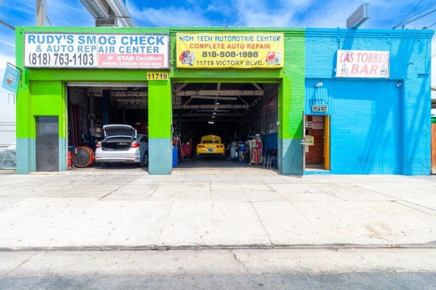 11719 Victory Blvd, North Hollywood, CA à vendre - Photo du bâtiment - Image 2 de 13