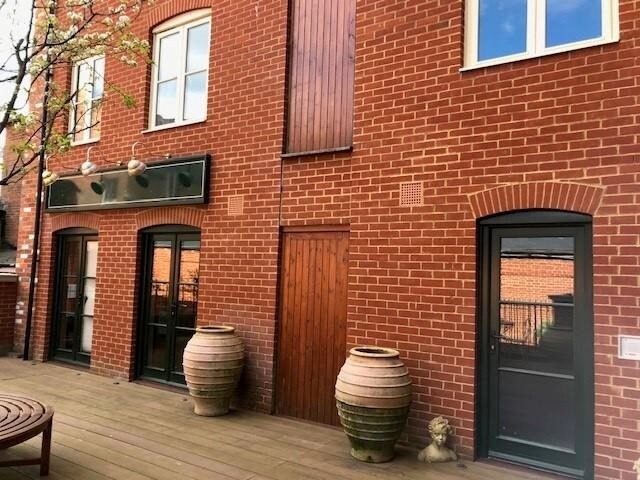 41 High St, Christchurch à vendre - Photo du bâtiment - Image 2 de 2