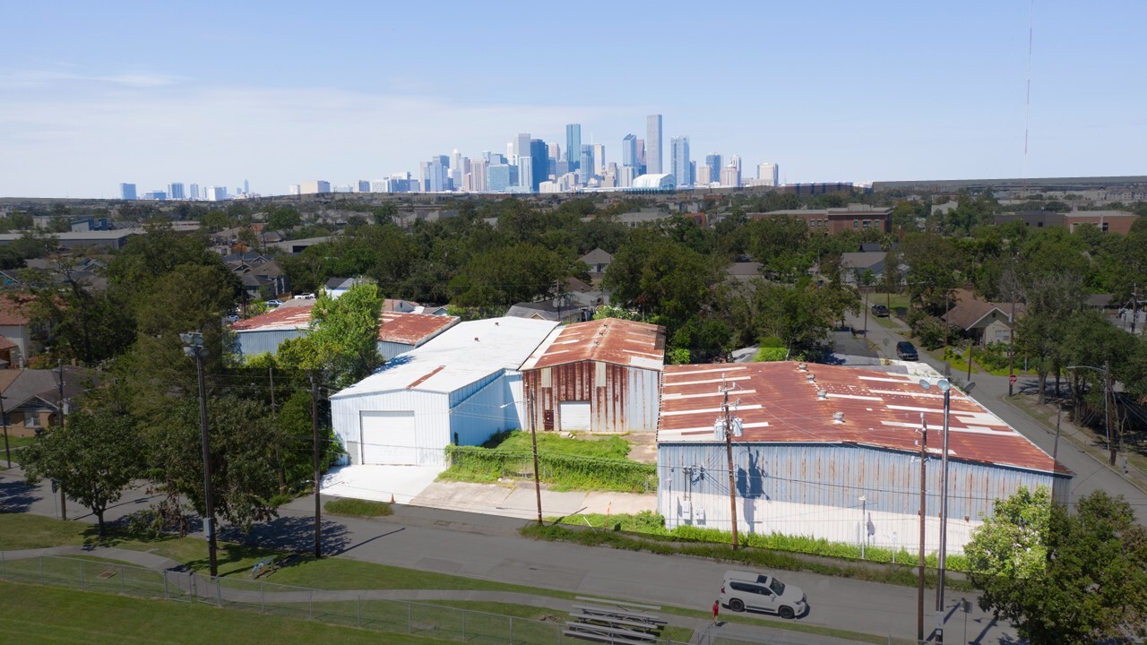 215 N Jenkins St, Houston, TX à louer Photo du bâtiment- Image 1 de 8