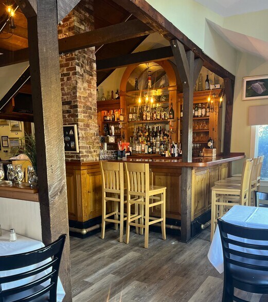 23 West Rd, Orleans, MA à vendre - Photo du bâtiment - Image 2 de 9