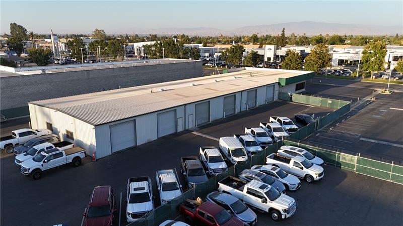 5401 Gasoline Alley Dr, Bakersfield, CA à louer - Photo du bâtiment - Image 3 de 13