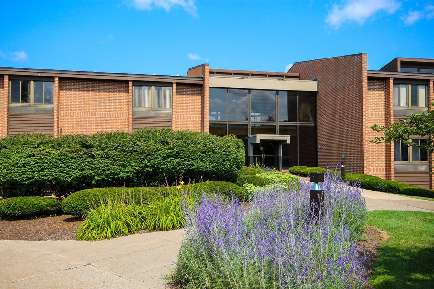 270 Walker Dr, State College, PA à louer - Photo du bâtiment - Image 2 de 17
