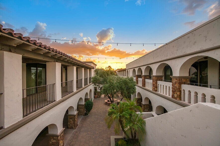 11000 N Scottsdale Rd, Scottsdale, AZ à louer - Photo du bâtiment - Image 1 de 10