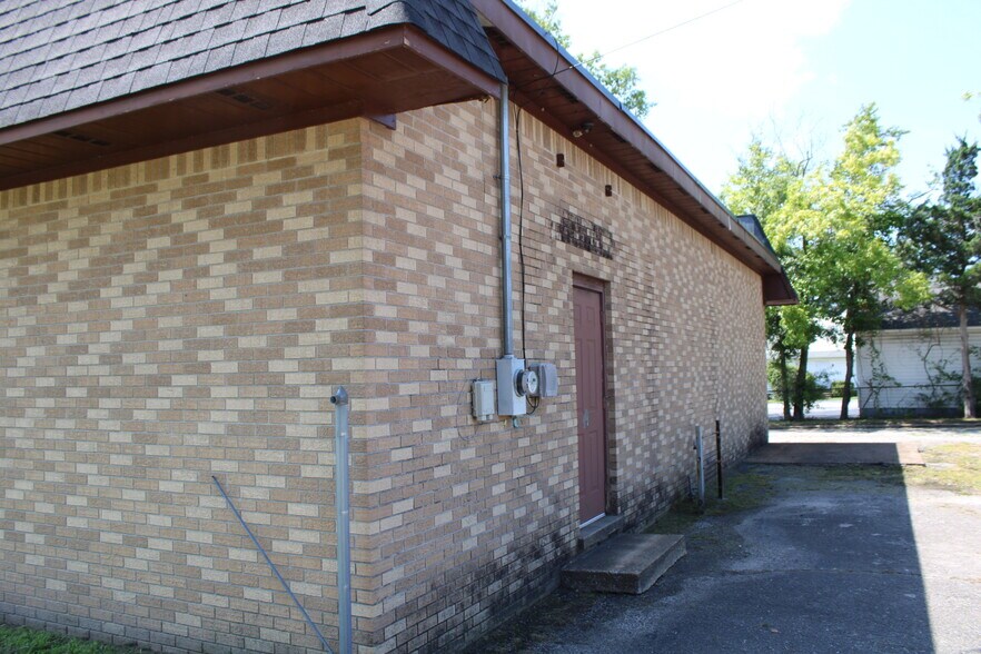 2025 S 1st St, Milan, TN à vendre - Photo du bâtiment - Image 3 de 4