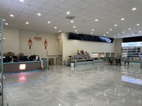 75 Onderdonk Ave, Maspeth, NY à vendre Photo intérieure- Image 2 de 27