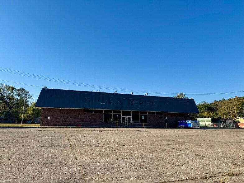 210 Main St, Noel, MO à vendre - Photo du bâtiment - Image 2 de 6