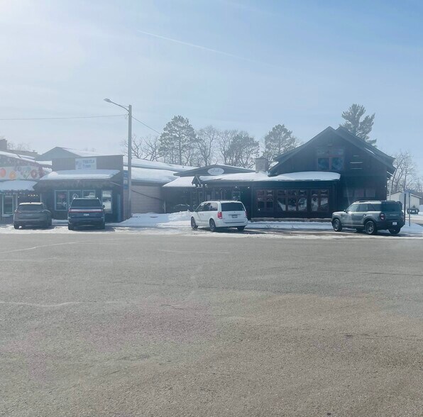 25503 Main St, Nisswa, MN à louer - Photo du bâtiment - Image 3 de 18