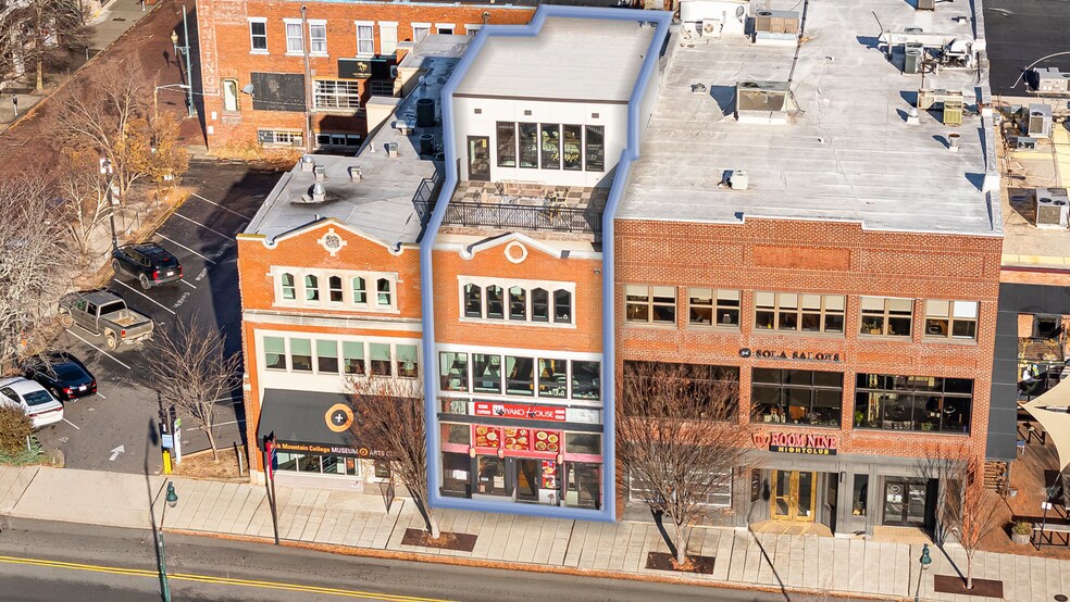 122 College St, Asheville, NC à vendre - Photo du bâtiment - Image 2 de 64