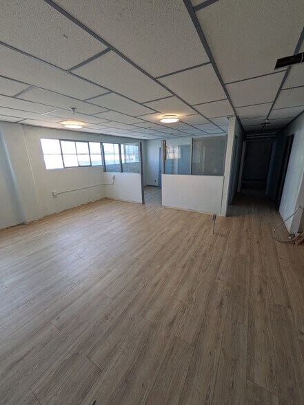 2645 Yates Ave, Commerce, CA à louer - Photo du bâtiment - Image 3 de 23