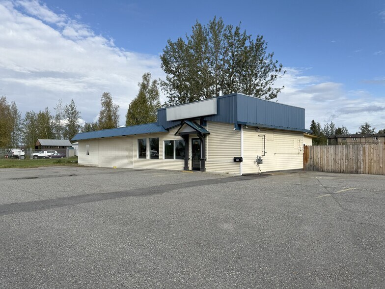 550 3rd St, Fairbanks, AK à louer - Photo du bâtiment - Image 1 de 15