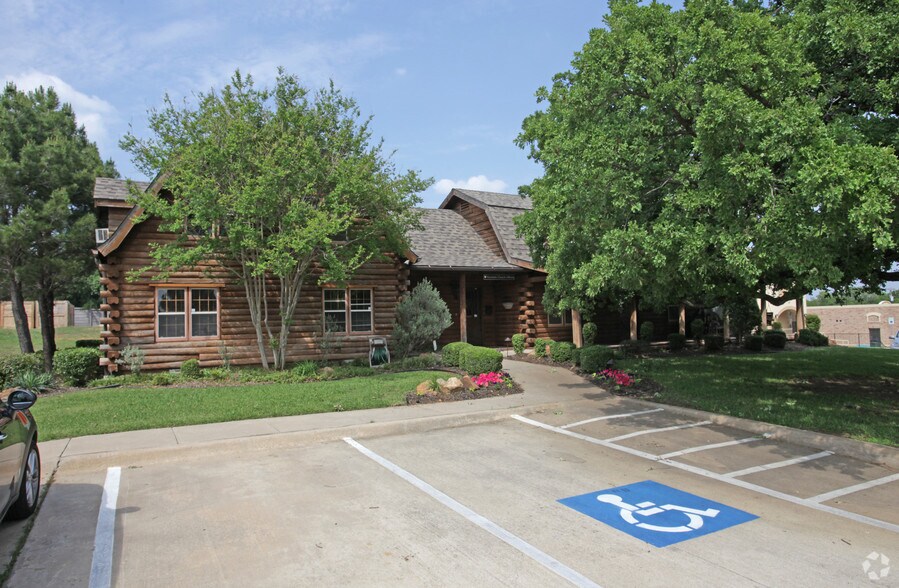 100 Quest Ct, Keller, TX à vendre - Photo du bâtiment - Image 3 de 46