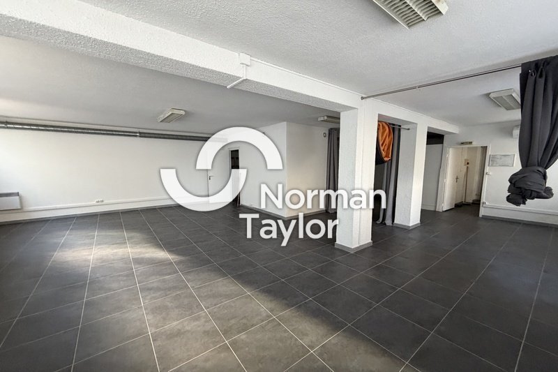 Office in Montpellier for lease - Building Photo - Image 1 of 6