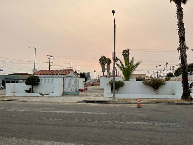 3669 W Slauson Ave, Los Angeles, CA à vendre - Photo du bâtiment - Image 3 de 11