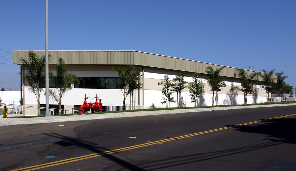 545-565 Country Club Dr, Escondido, CA for sale - Building Photo - Image 2 of 6
