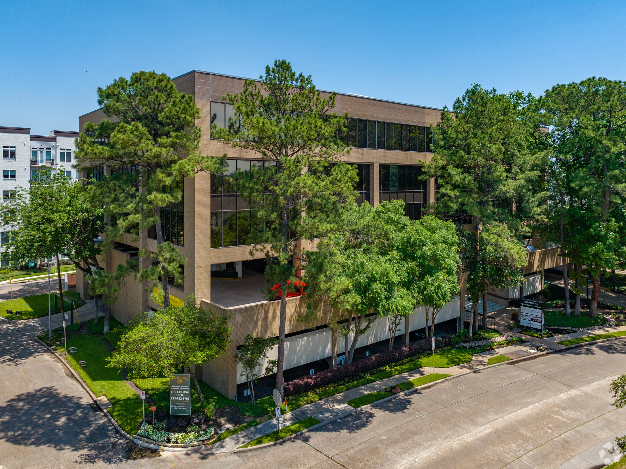 550 Post Oak Blvd, Houston, TX à louer Photo du bâtiment- Image 1 de 19