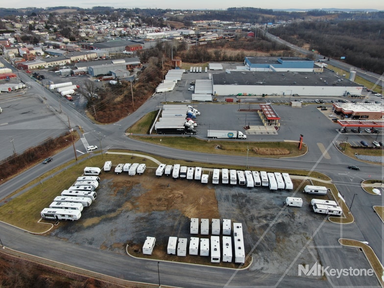 103 Grand St, Hamburg, PA for sale - Building Photo - Image 2 of 14